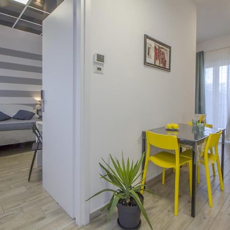 Appartamento Con 2 Camere E 2 Bagni In Centro Con Parcheggio Matera Exterior foto