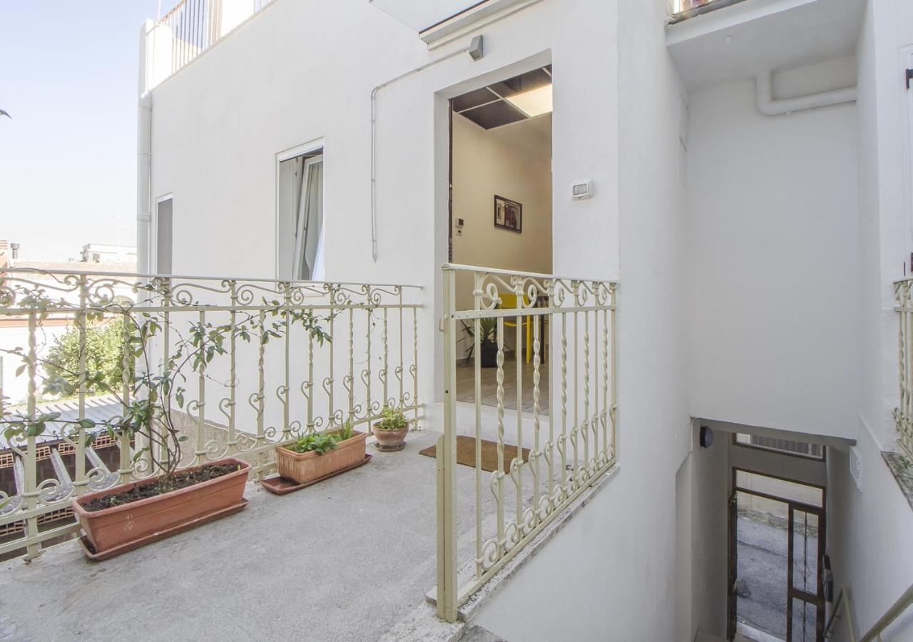 Appartamento Con 2 Camere E 2 Bagni In Centro Con Parcheggio Matera Exterior foto