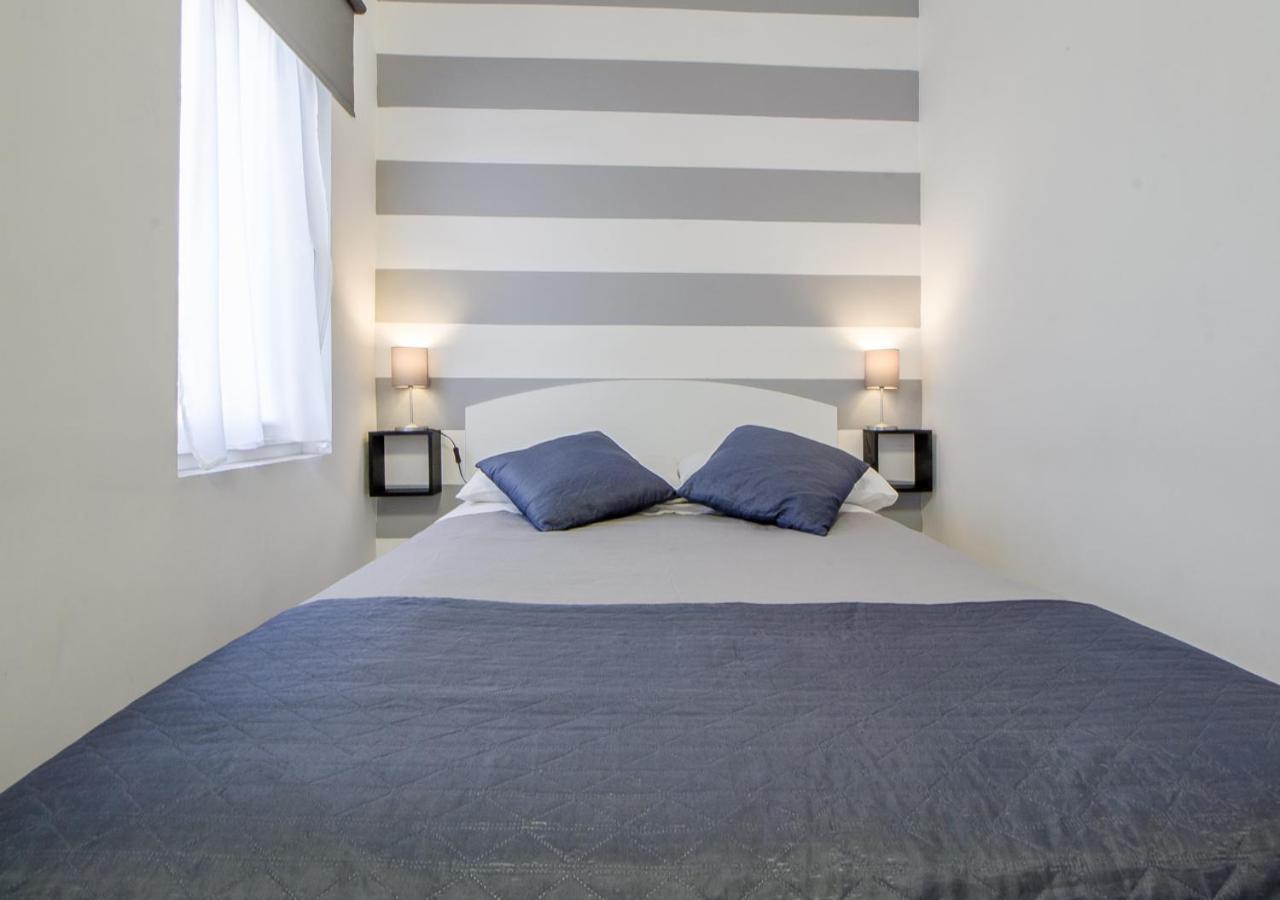 Appartamento Con 2 Camere E 2 Bagni In Centro Con Parcheggio Matera Exterior foto