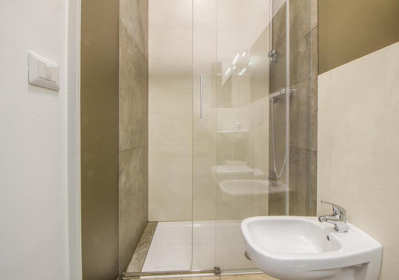 Appartamento Con 2 Camere E 2 Bagni In Centro Con Parcheggio Matera Exterior foto